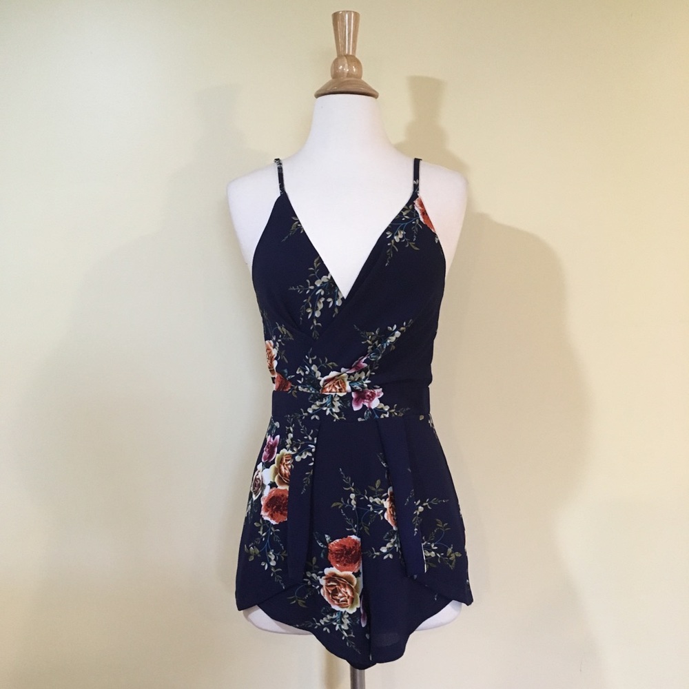Gathered Surplice Neckline Navy Floral Spaghetti Strap Romper - Picture 4 of 7